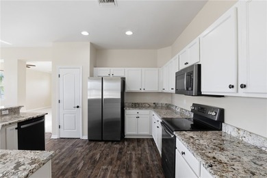 APPROVED SHORT SALE! Spacious and move in ready! This - photo 12