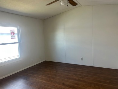 Well-maintained 2BR/2BA mobile home located just minutes from - photo 12