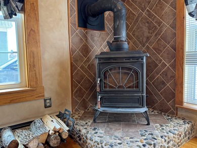 Beautiful 4-bedroom 1.5 bath home close to ATV trails. If you've - photo 13