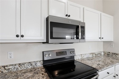 APPROVED SHORT SALE! Spacious and move in ready! This - photo 18