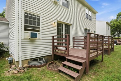 This move-in-ready Colchester Village condo offers fresh paint - photo 23