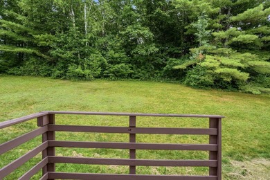 This move-in-ready Colchester Village condo offers fresh paint - photo 24