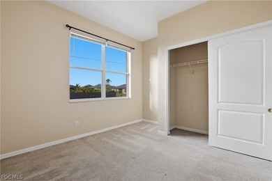 APPROVED SHORT SALE! Spacious and move in ready! This - photo 31