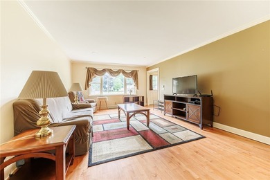 Welcome to this spacious and versatile 2,262 sq. ft. Cape Cod - photo 4