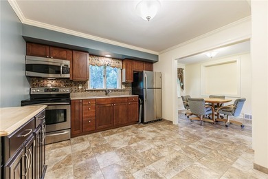 Welcome to this spacious and versatile 2,262 sq. ft. Cape Cod - photo 10