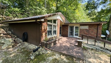 A quaint rough river cottage sitting on 3 lake lots! Call Josh! - photo 2