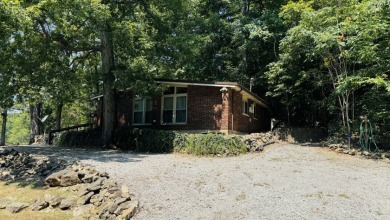 A quaint rough river cottage sitting on 3 lake lots! Call Josh! - photo 9