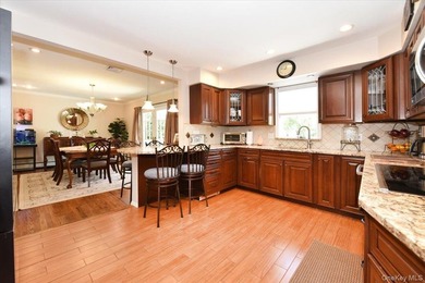 Beautifully maintained 3-bedroom, 2.5-bath ranch located in the - photo 16