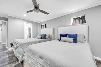 Directly across the street from the Gulf, this 2 bedroom, 2 - photo 21