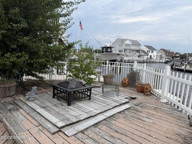 Waterfront Opportunity -- Minutes to the OPEN BAY! 3 Bed - 1 - photo 21