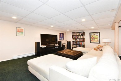 Beautifully maintained 3-bedroom, 2.5-bath ranch located in the - photo 23