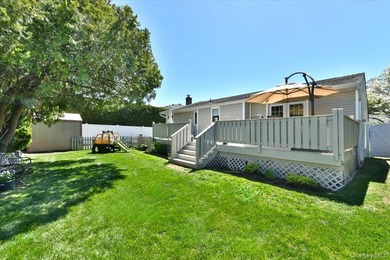Beautifully maintained 3-bedroom, 2.5-bath ranch located in the - photo 30