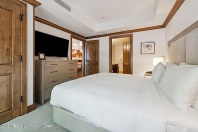 2024 renovations completed (including new decor, furniture - photo 9