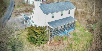 (private lake, pond, creek) Home For Sale in Prince West Virginia