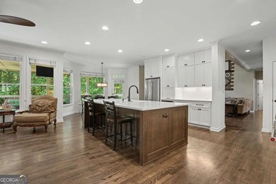 Welcome to this exquisite home in the highly sought-after - photo 3