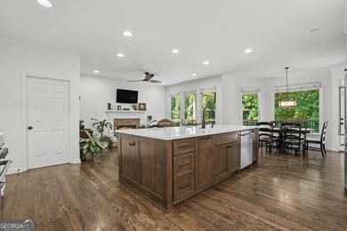Welcome to this exquisite home in the highly sought-after - photo 4