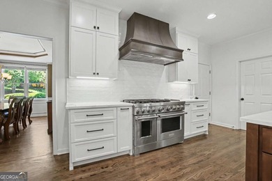 Welcome to this exquisite home in the highly sought-after - photo 5