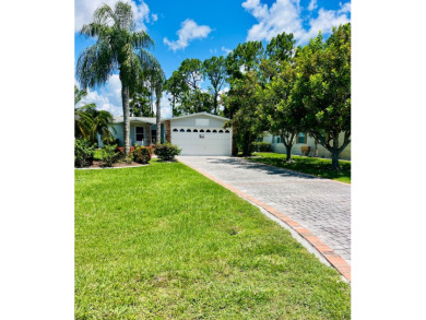 (private lake, pond, creek) Home For Sale in North Fort Myers Florida