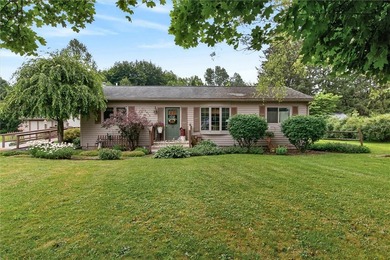 Country Roads Take Me Home! Welcome home to this charming 1,170 - photo 2