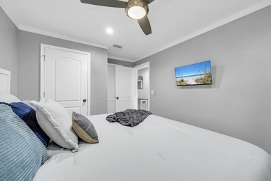 Directly across the street from the Gulf, this 2 bedroom, 2 - photo 15