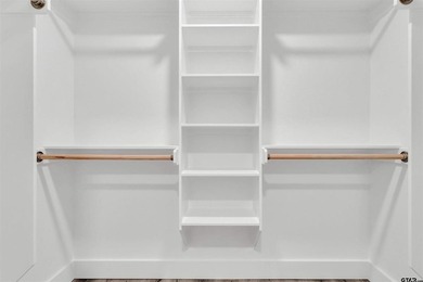 Welcome to your dream home in the highly desirable Hideaway Lake - photo 20