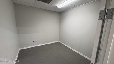 Wonderful location, high and dry, conveniently located on the - photo 32