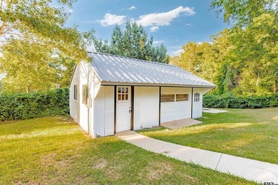 Welcome to your dream home in the highly desirable Hideaway Lake - photo 32