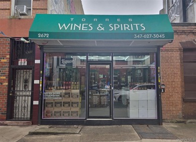Turnkey liquor and wine store located on a high-traffic - photo 1