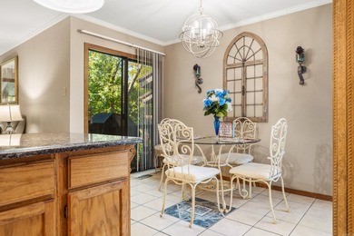 Beautiful lakefront condo in serene setting, close to everything - photo 11