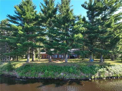 Enjoy Panoramic views from this 4 BD 3BA Lake Home with 4 Car - photo 2