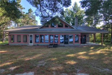 Enjoy Panoramic views from this 4 BD 3BA Lake Home with 4 Car - photo 3