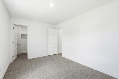 Move-in ready and waiting for its new owner! This beautifully - photo 14