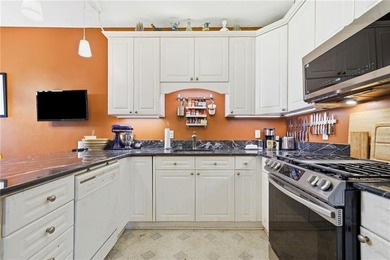 Beautiful End Unit Townhome walking distance to Lake Lanier with - photo 16