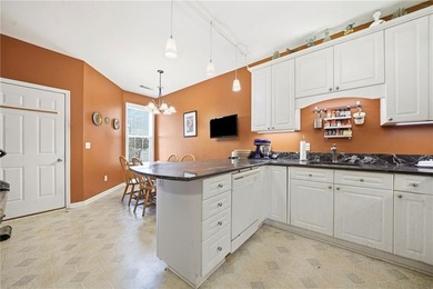 Beautiful End Unit Townhome walking distance to Lake Lanier with - photo 17