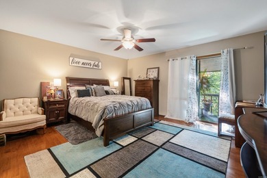 Beautiful lakefront condo in serene setting, close to everything - photo 19