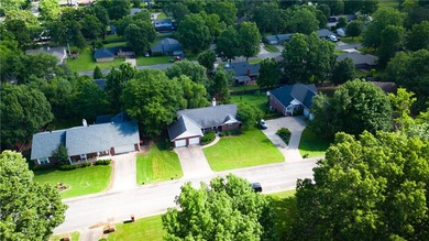 Welcome to Lake Road Estates! This spacious two-story home - photo 24