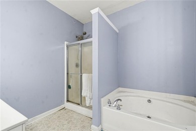 Beautiful End Unit Townhome walking distance to Lake Lanier with - photo 24