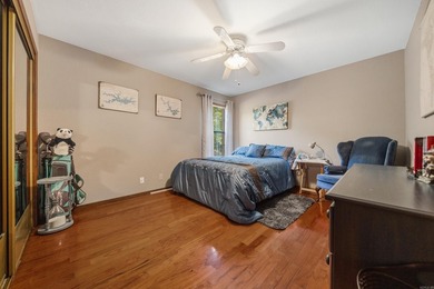 Beautiful lakefront condo in serene setting, close to everything - photo 26