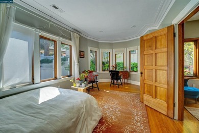 Stunning lakefront duplex with unmatched charm. A remarkable - photo 31