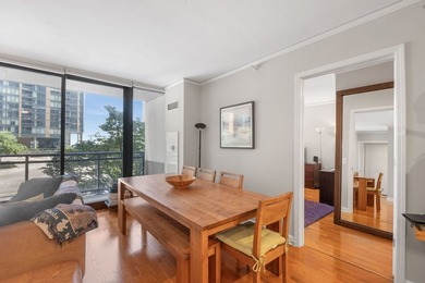 Experience sophisticated city living in this spacious 2 bedroom - photo 4