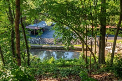 Beautiful lakefront condo in serene setting, close to everything - photo 41