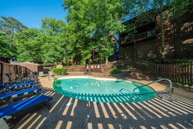 Beautiful lakefront condo in serene setting, close to everything - photo 43