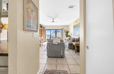 This wonderful condo is right on the beach and has a fantastic - photo 4