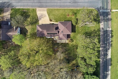 4+ bedrooms, 3 baths and huge double lot! 3 bedrooms on one - photo 4
