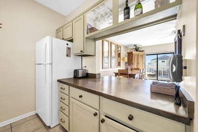 This wonderful condo is right on the beach and has a fantastic - photo 7