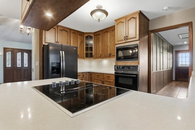 4+ bedrooms, 3 baths and huge double lot! 3 bedrooms on one - photo 7