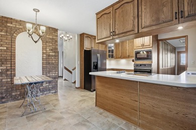 4+ bedrooms, 3 baths and huge double lot! 3 bedrooms on one - photo 8