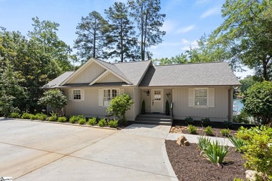 Water front home on beautiful lake Keowee in Keowee Key with - photo 2