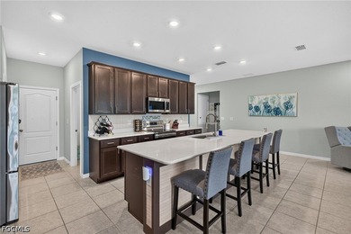 You will fall in love with this meticulously maintained Maronda - photo 12