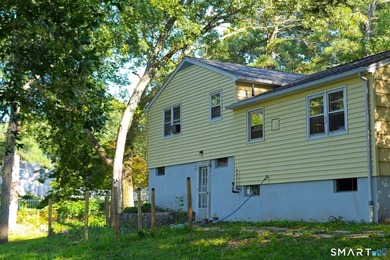Welcome to 12 Silver dr; this lovely split-level home on a dead - photo 2